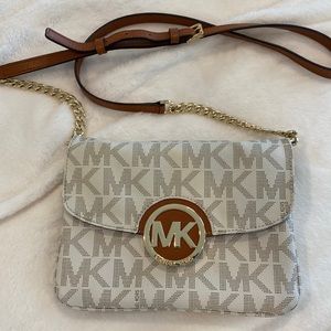 Michael Kors Fulton Large Crossbody